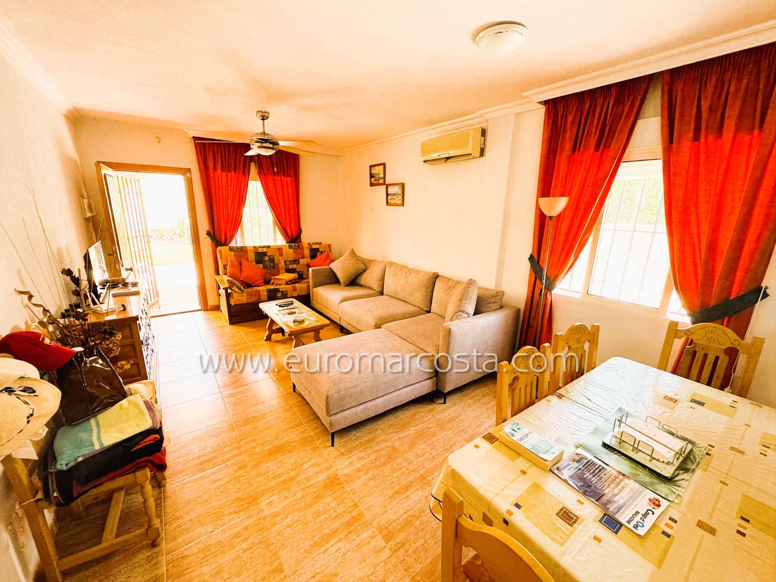 3 bedroom Villa for sale in Guardamar del Segura with pool garage - € 223,490 (Ref: 9856174)