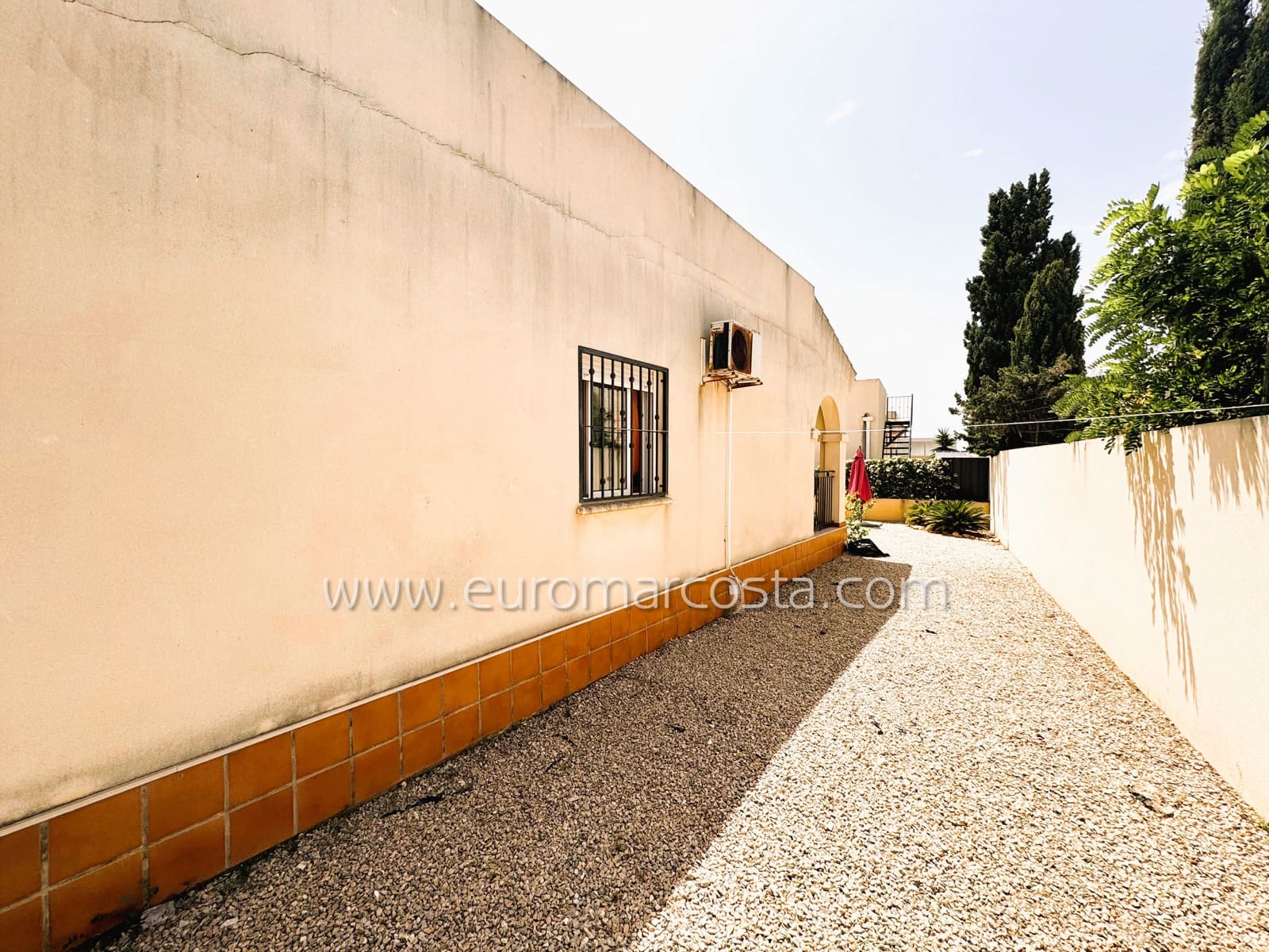 3 bedroom Villa for sale in Guardamar del Segura with pool garage - € 223,490 (Ref: 9856174)
