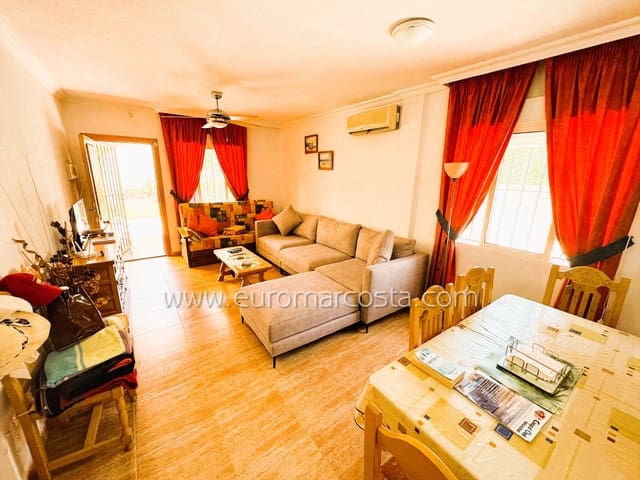 3 slaapkamer Villa te koop in Zona Pueblo, Guardamar del Segura met zwembad garage - € 219.500 (Ref: 9856174)