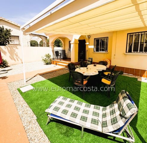 3 slaapkamer Villa te koop in Zona Pueblo, Guardamar del Segura met zwembad garage - € 219.500 (Ref: 9856174)