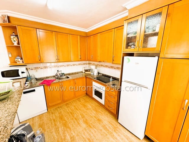 3 slaapkamer Villa te koop in Zona Pueblo, Guardamar del Segura met zwembad garage - € 219.500 (Ref: 9856174)