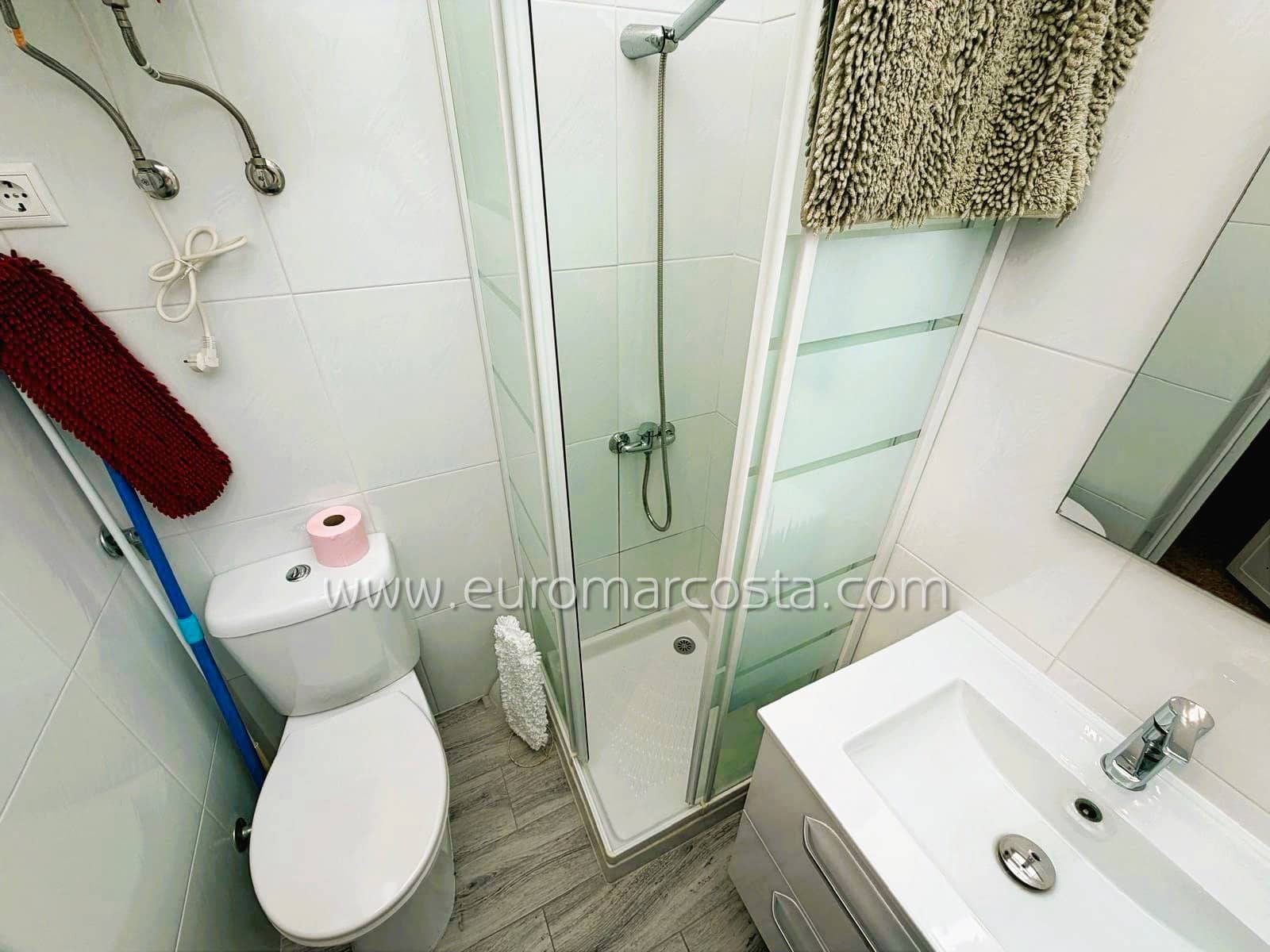 3 bedroom Bungalow for sale in Los Montesinos with garage - € 189,900 (Ref: 9889429)
