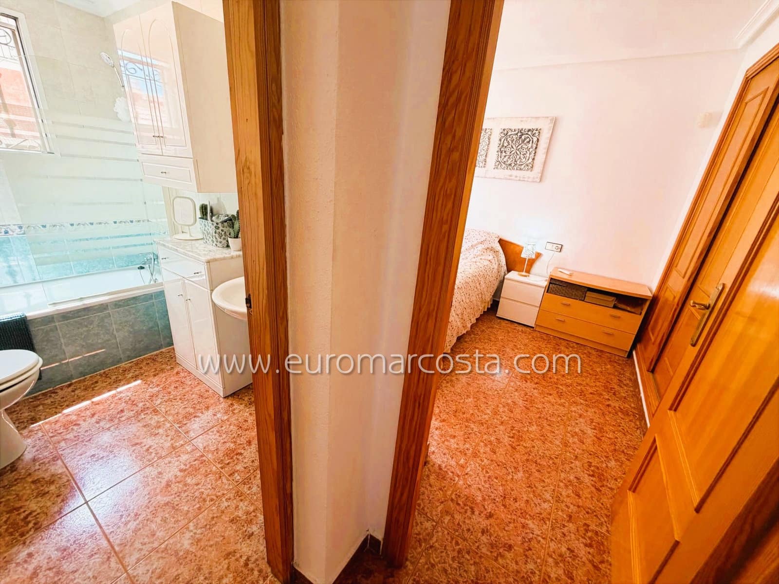 3 bedroom Bungalow for sale in Los Montesinos with garage - € 189,900 (Ref: 9889429)