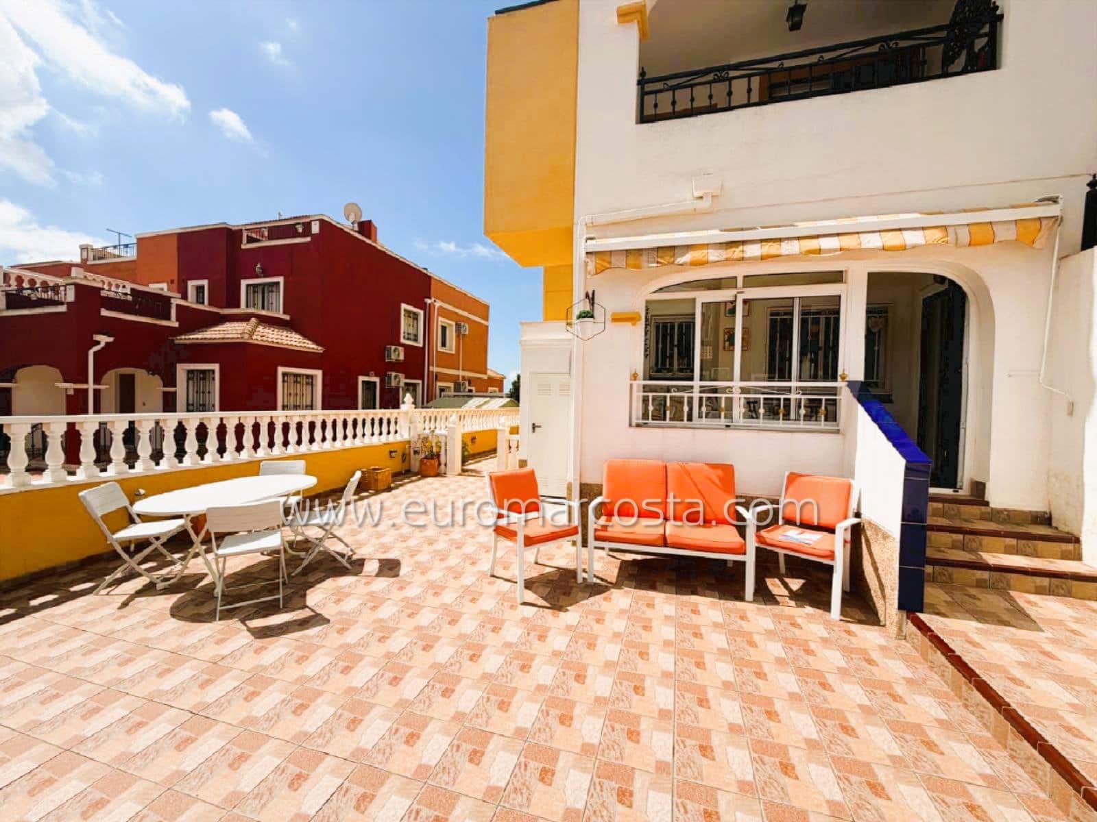 3 bedroom Bungalow for sale in Los Montesinos with garage - € 189,900 (Ref: 9889429)