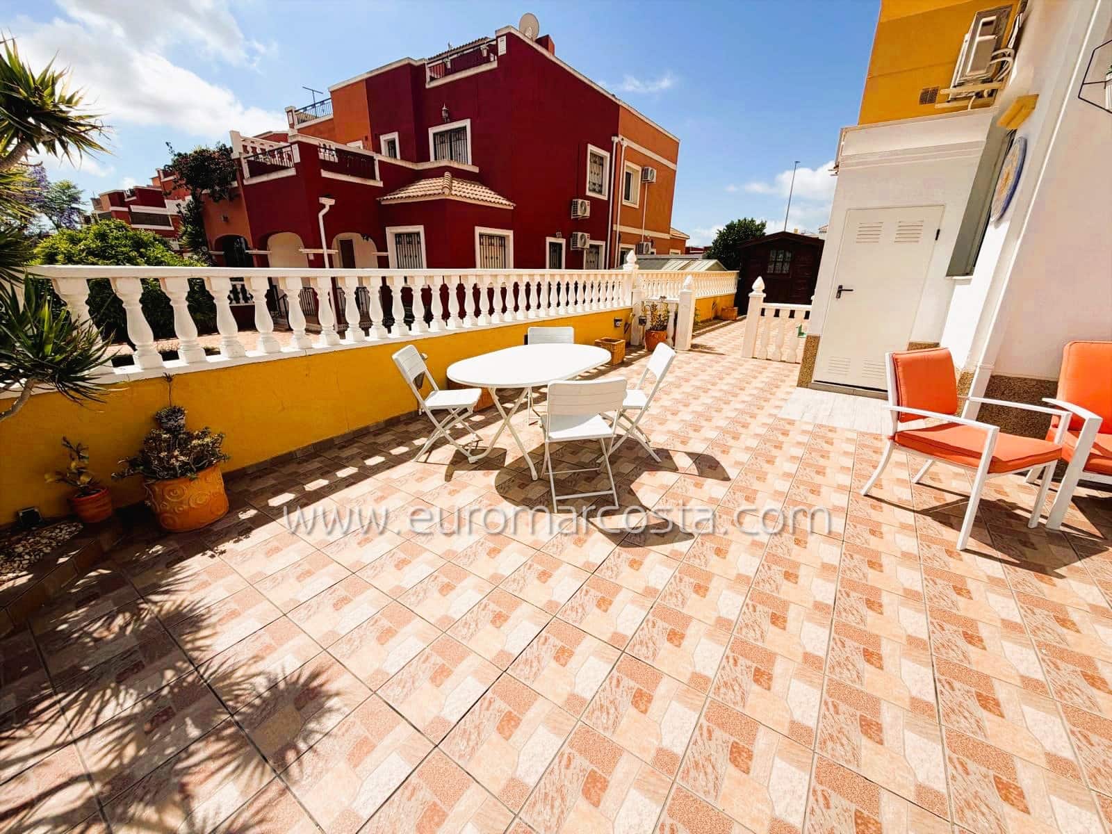 3 bedroom Bungalow for sale in Los Montesinos with garage - € 189,900 (Ref: 9889429)