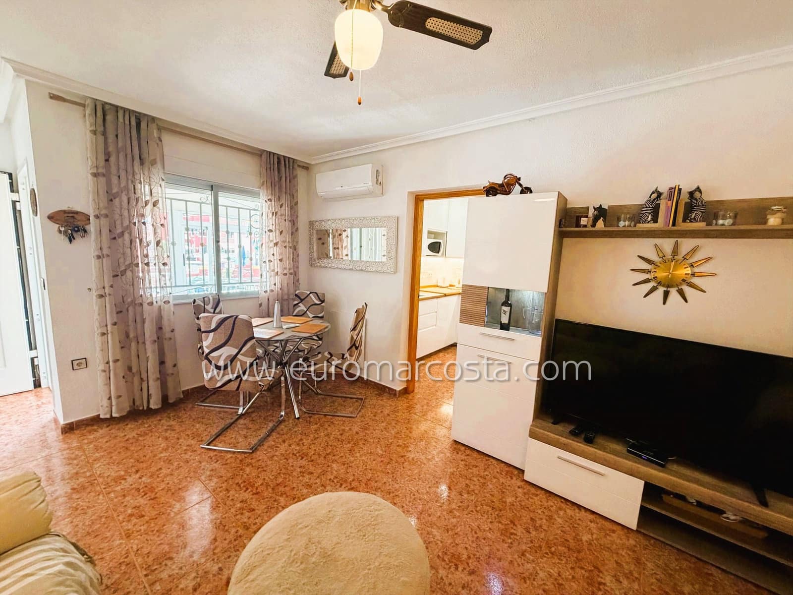 3 bedroom Bungalow for sale in Los Montesinos with garage - € 189,900 (Ref: 9889429)