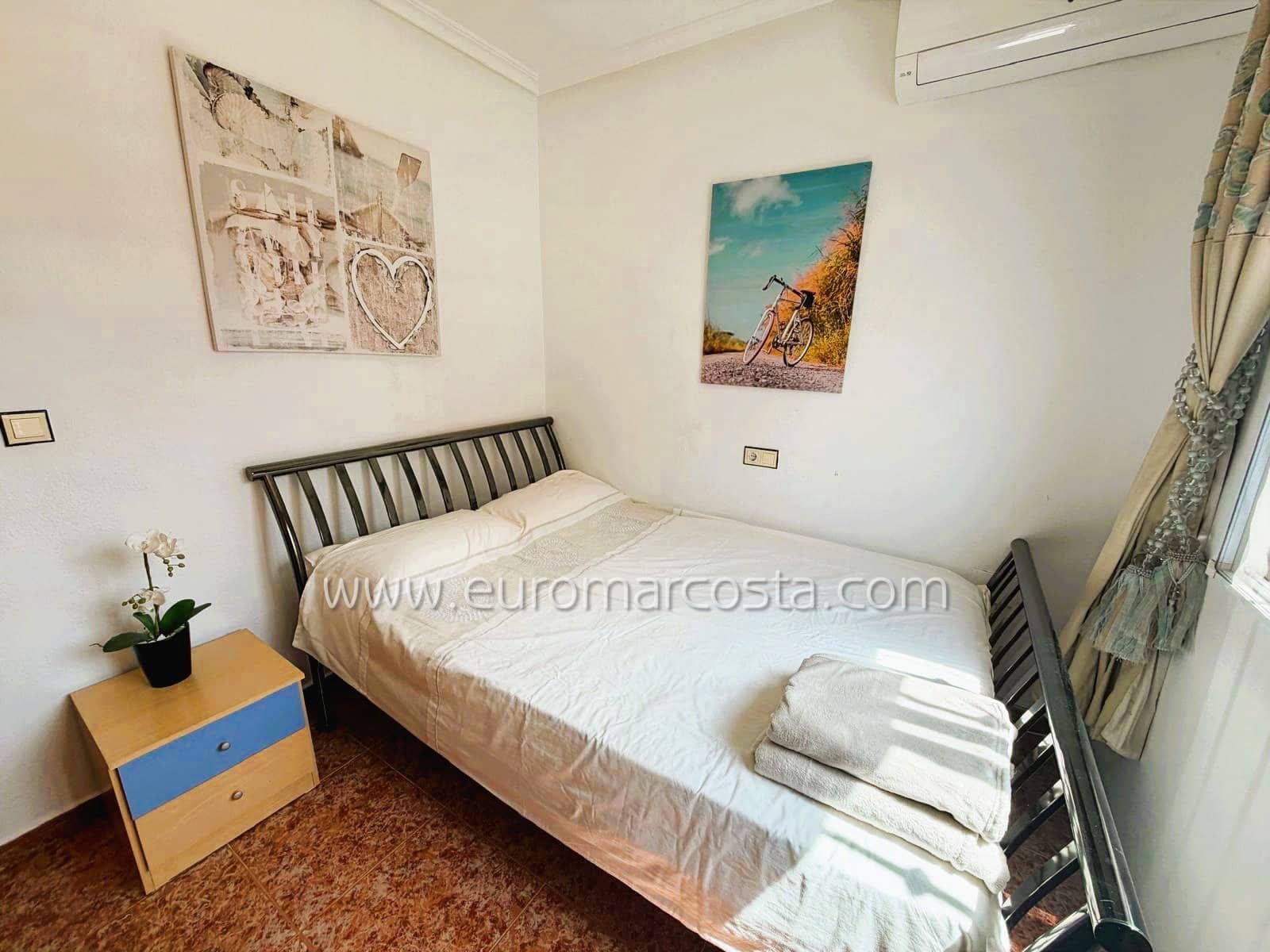 3 bedroom Bungalow for sale in Los Montesinos with garage - € 189,900 (Ref: 9889429)