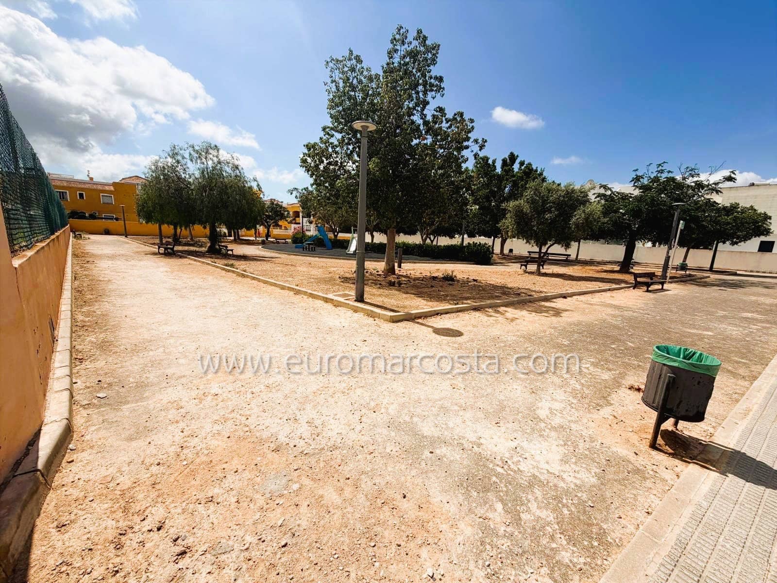 3 bedroom Bungalow for sale in Los Montesinos with garage - € 189,900 (Ref: 9889429)