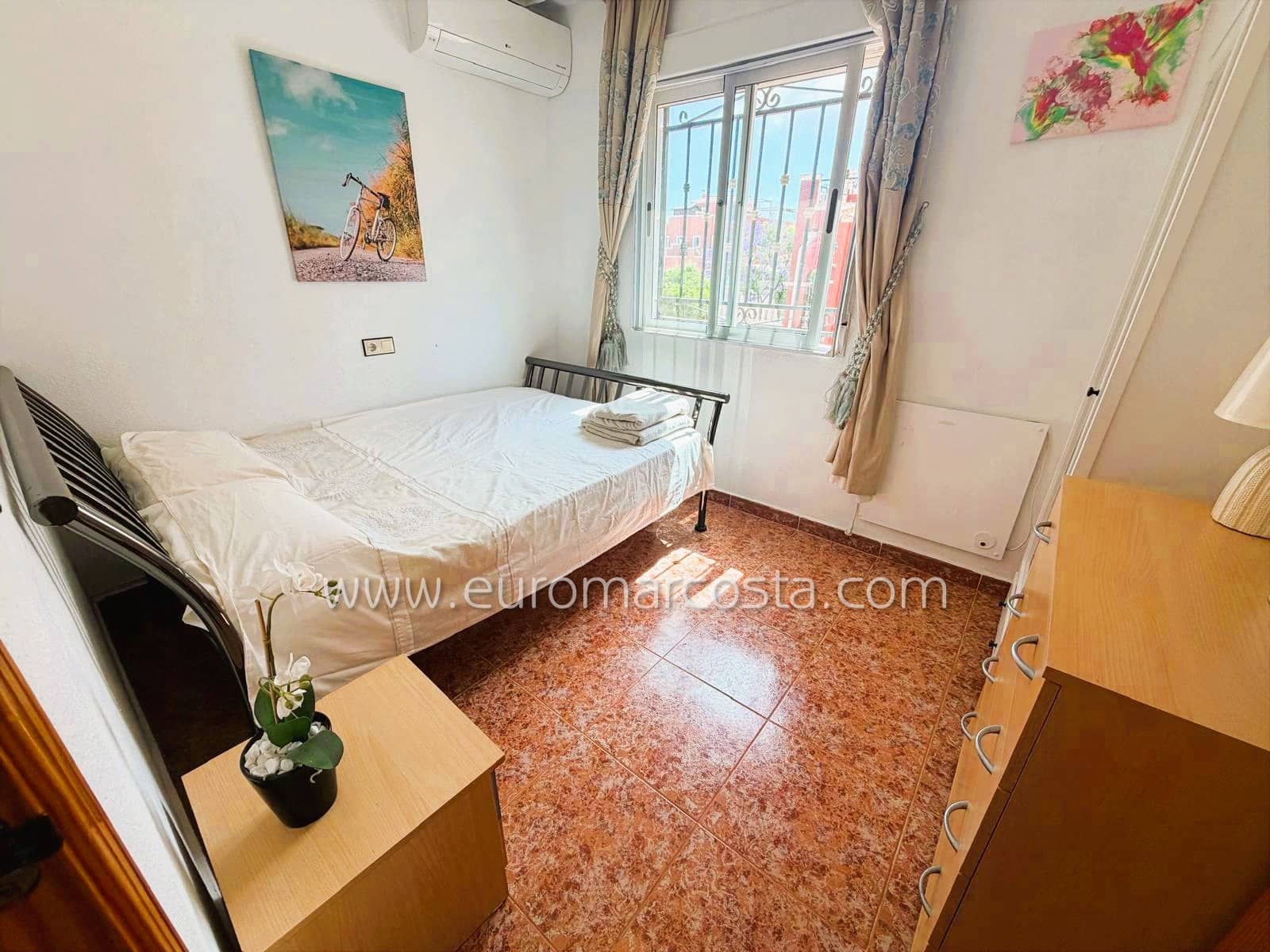3 bedroom Bungalow for sale in Los Montesinos with garage - € 189,900 (Ref: 9889429)