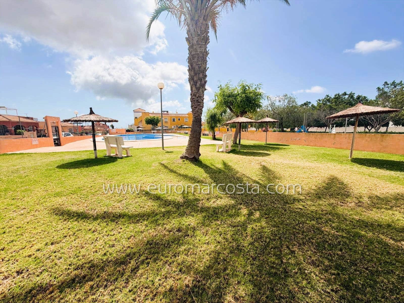 3 bedroom Bungalow for sale in Los Montesinos with garage - € 189,900 (Ref: 9889429)