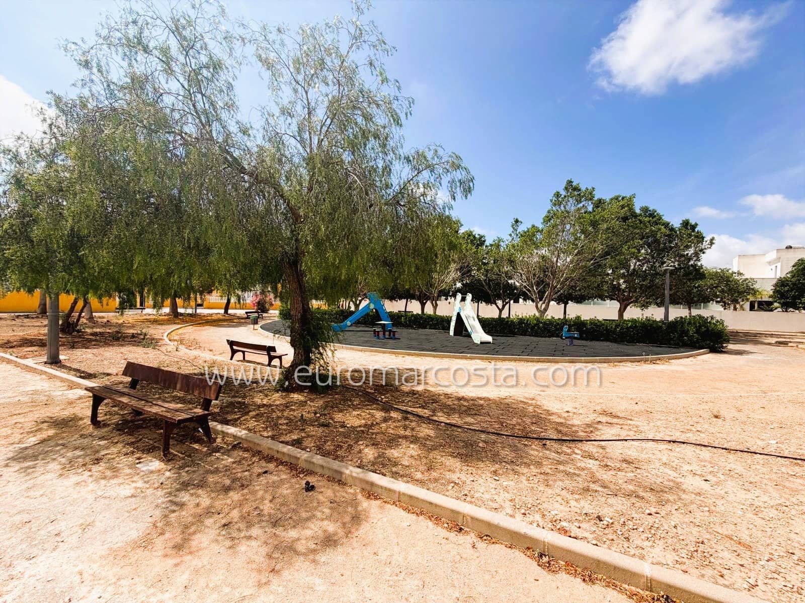 3 bedroom Bungalow for sale in Los Montesinos with garage - € 189,900 (Ref: 9889429)