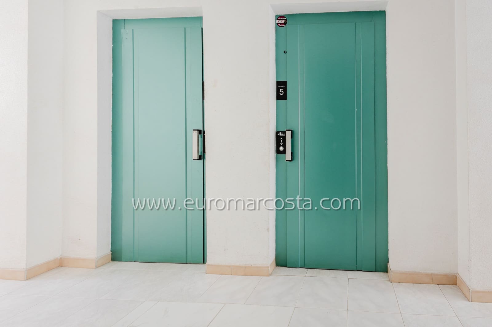 2 chambre Penthouse à vendre à Torrevieja avec piscine garage - 159 990 € (Ref: 9893211)