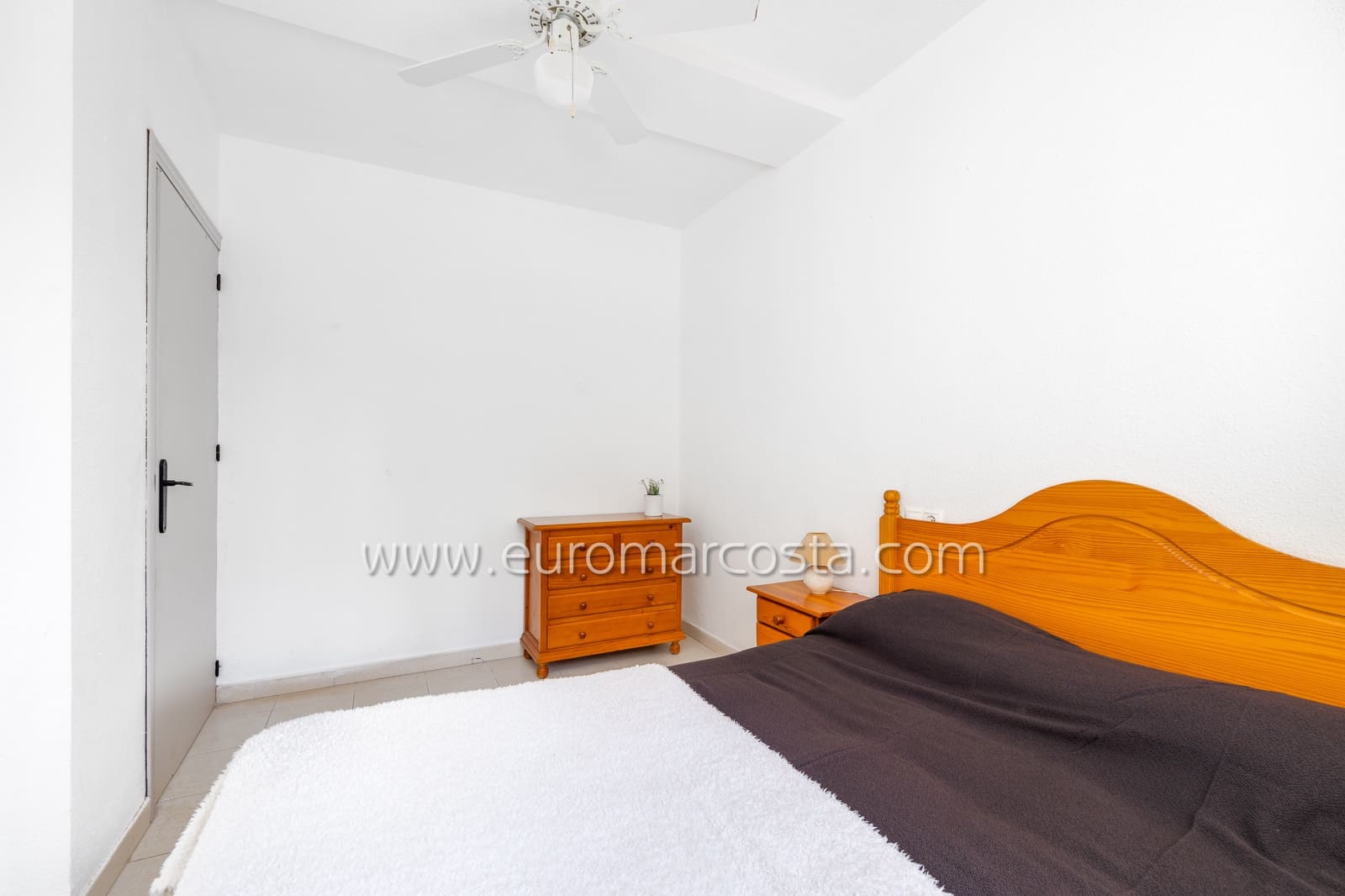 2 chambre Bungalow à vendre à Torrevieja avec piscine - 139 500 € (Ref: 9893212)