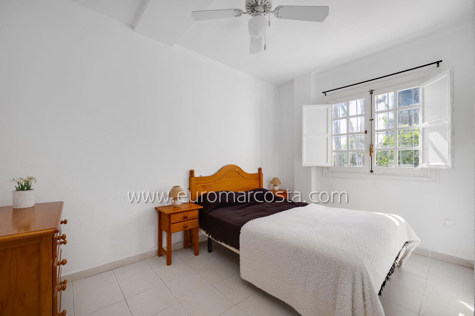 2 chambre Bungalow à vendre à Torrevieja avec piscine - 139 500 € (Ref: 9893212)