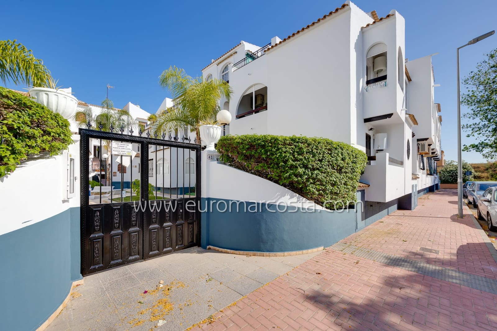 2 chambre Bungalow à vendre à Torrevieja avec piscine - 139 500 € (Ref: 9893212)