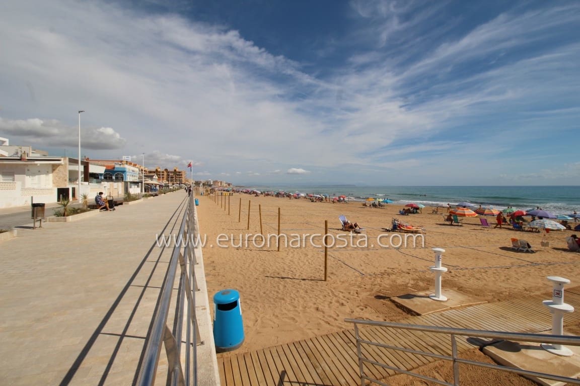 2 slaapkamer Appartement te koop in La Mata - € 189.500 (Ref: 9893213)