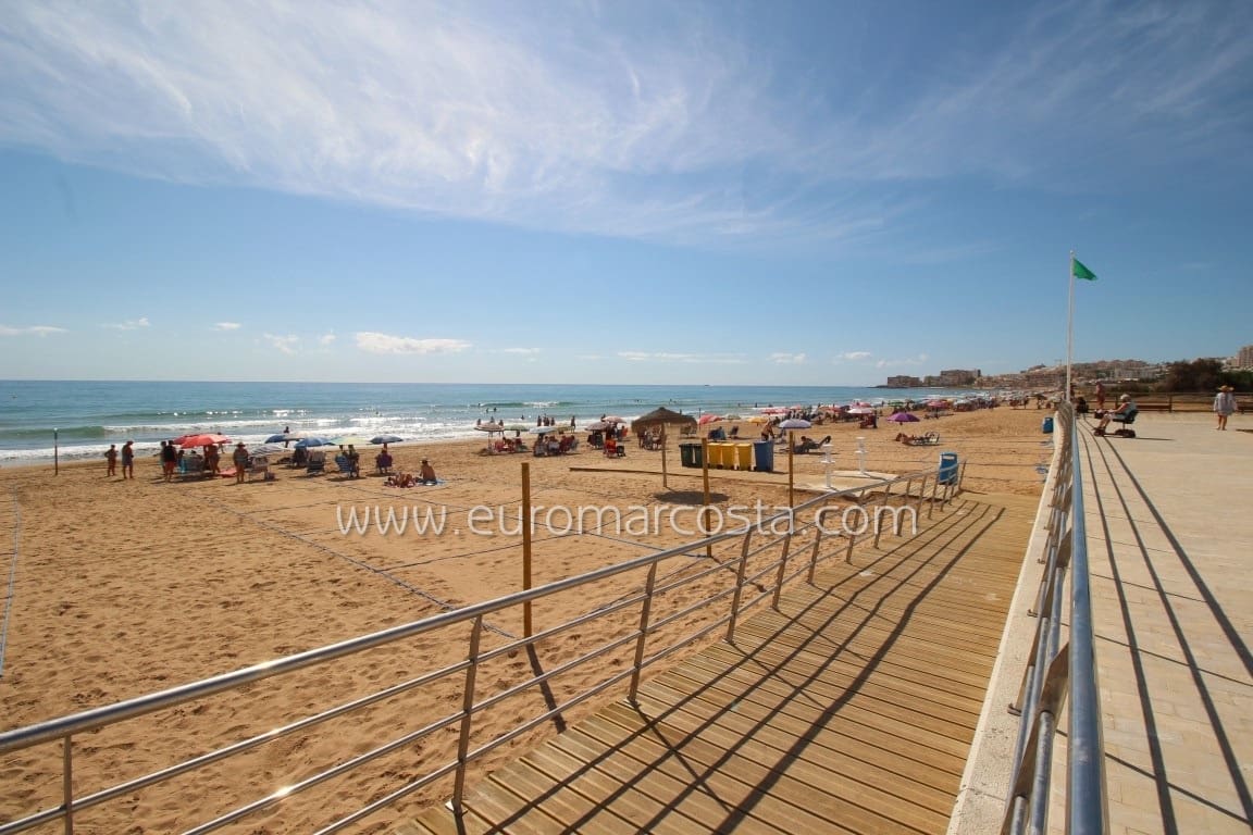 2 slaapkamer Appartement te koop in La Mata - € 189.500 (Ref: 9893213)
