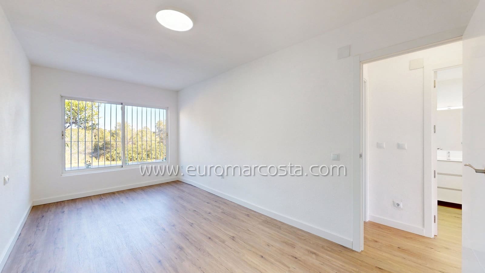 Bungalow de 2 habitaciones en Orihuela Costa en venta - 199.000 € (Ref: 9893214)