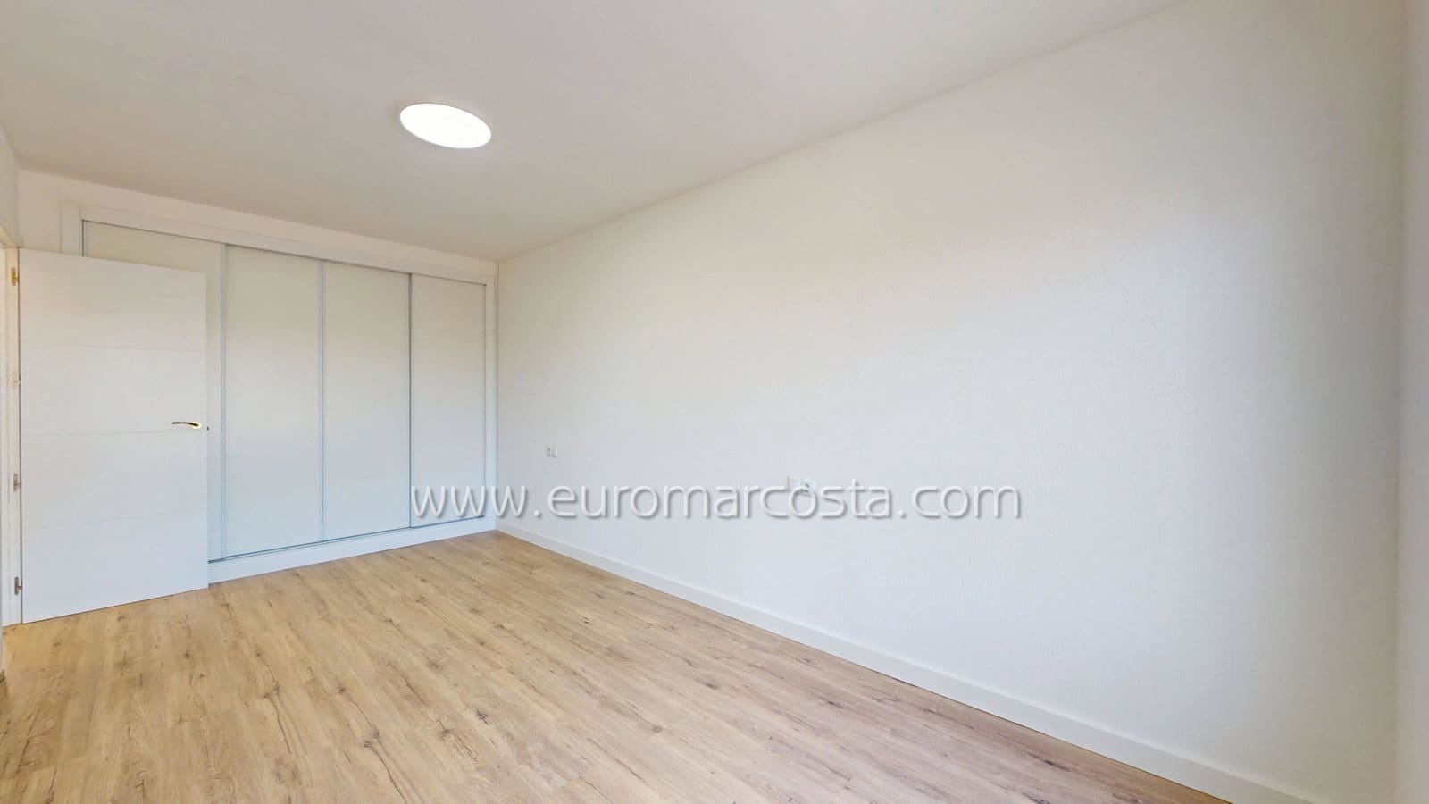 Bungalow de 2 habitaciones en Orihuela Costa en venta - 199.000 € (Ref: 9893214)