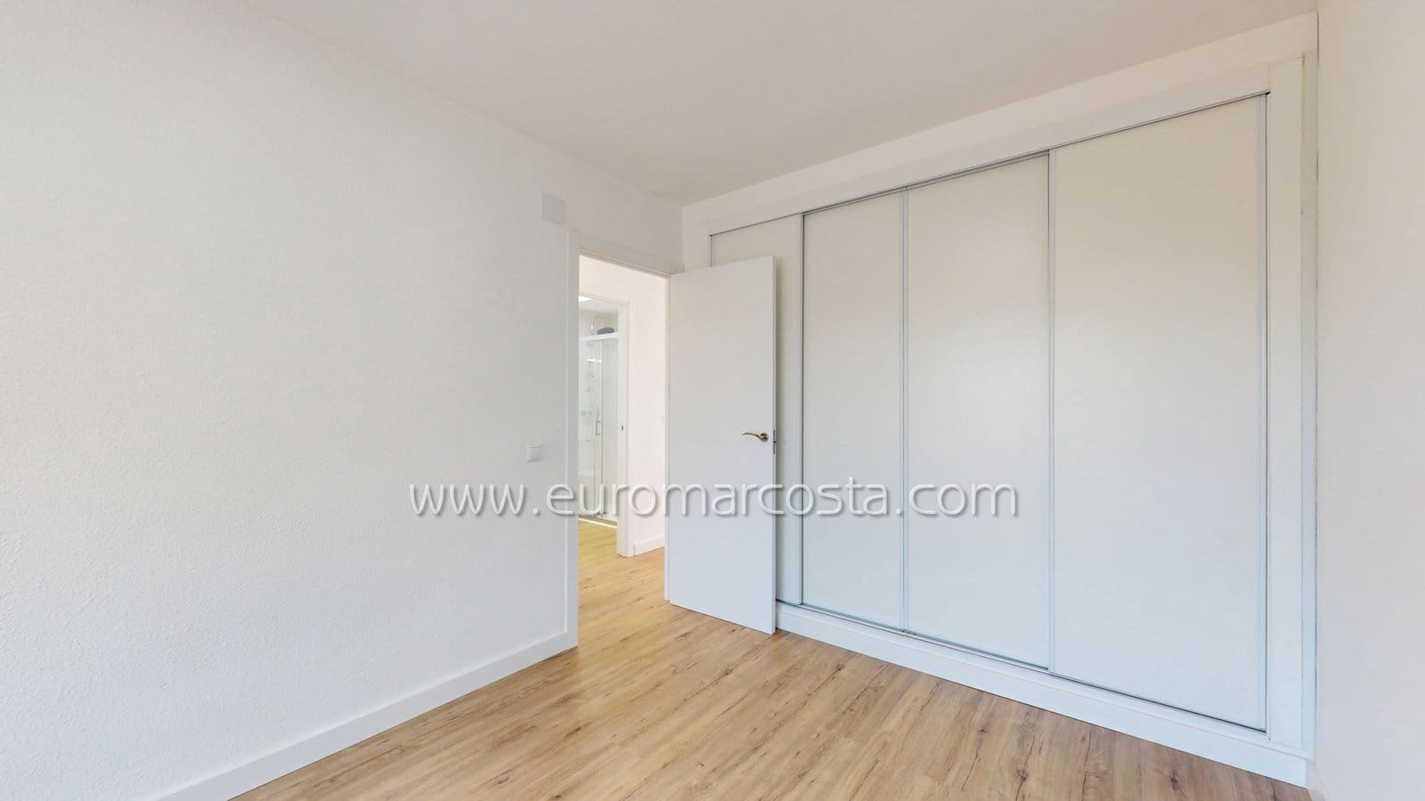 Bungalow de 2 habitaciones en Orihuela Costa en venta - 199.000 € (Ref: 9893214)
