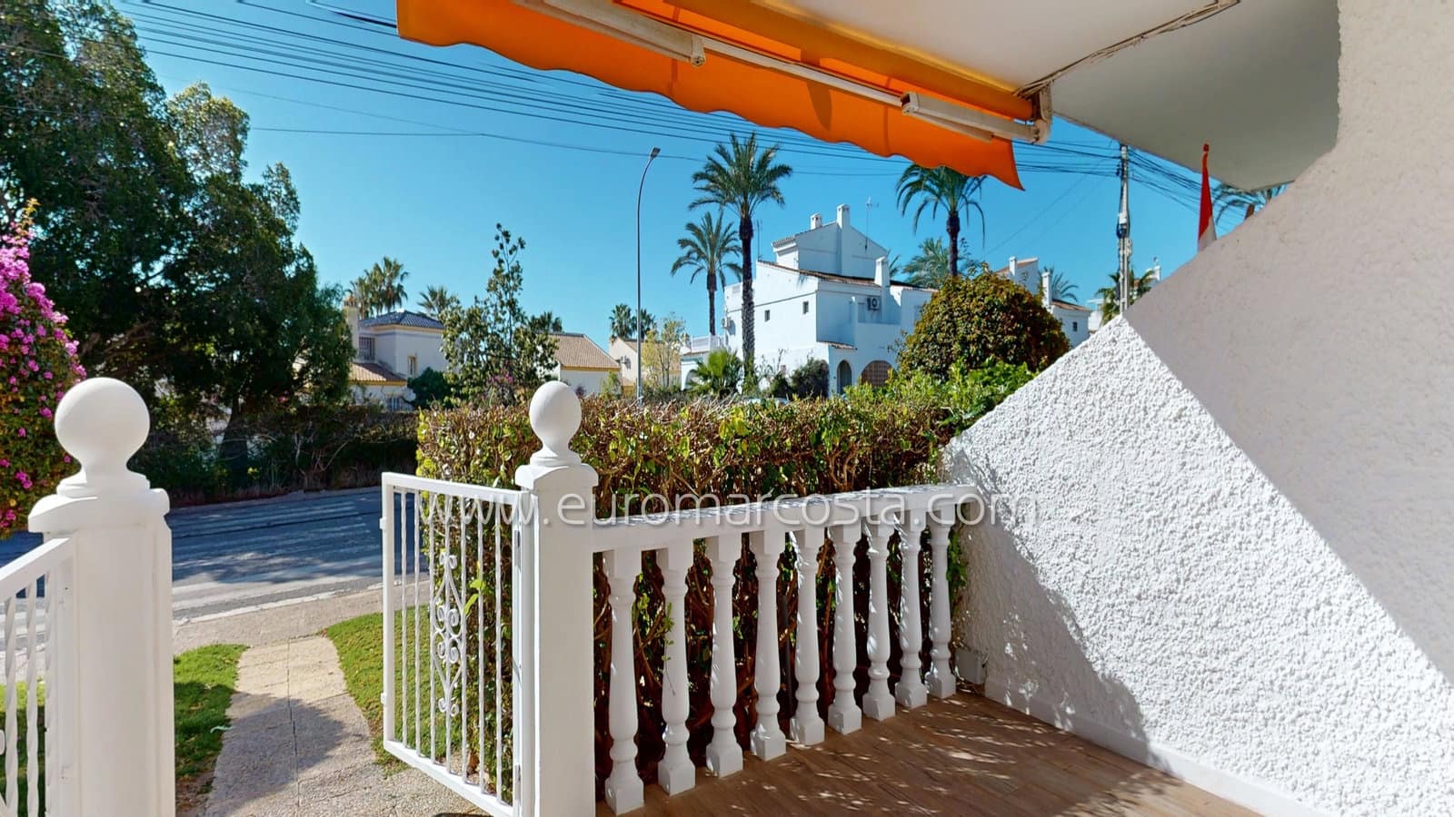 Bungalow de 2 habitaciones en Orihuela Costa en venta - 199.000 € (Ref: 9893214)