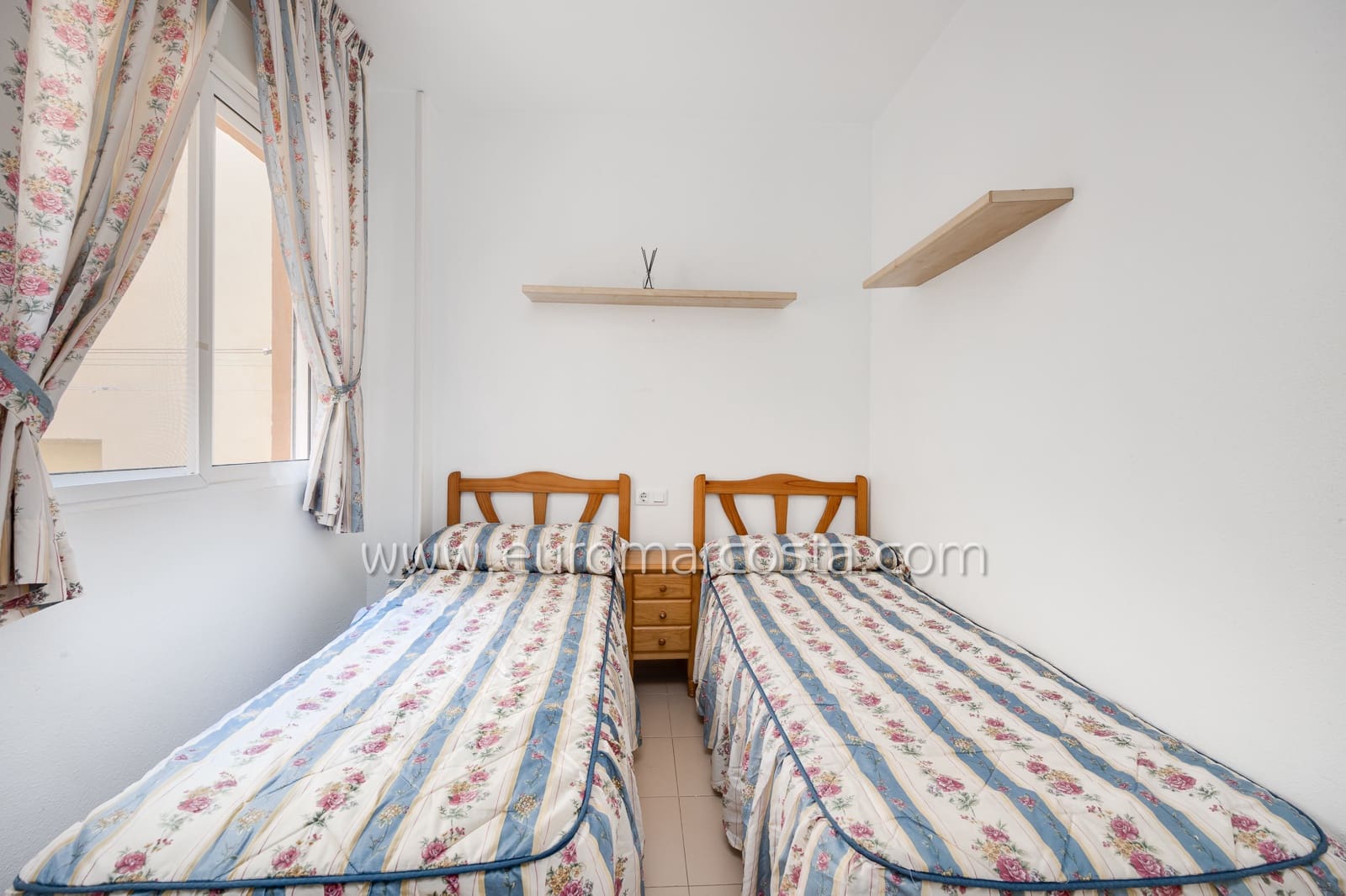 2 sypialnia Bungalow na sprzedaż w Torrevieja z basenem - 129 990 € (Ref: 9898399)