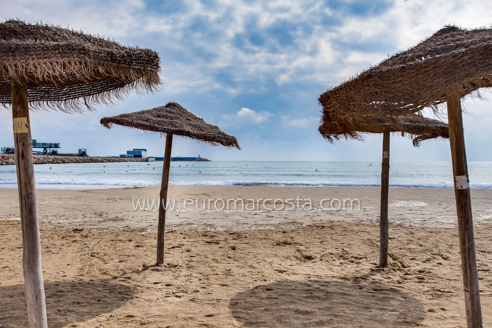 2 sypialnia Bungalow na sprzedaż w Torrevieja z basenem - 129 990 € (Ref: 9898399)