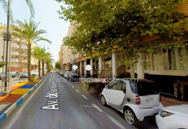 Studio til salgs i Torrevieja med svømmebasseng - € 99 500 (Ref: 9938996)
