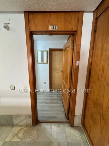 Studio til salgs i Torrevieja med svømmebasseng - € 99 500 (Ref: 9938996)