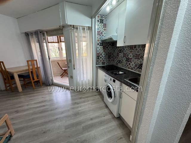 Studio til salgs i Torrevieja med svømmebasseng - € 99 500 (Ref: 9938996)
