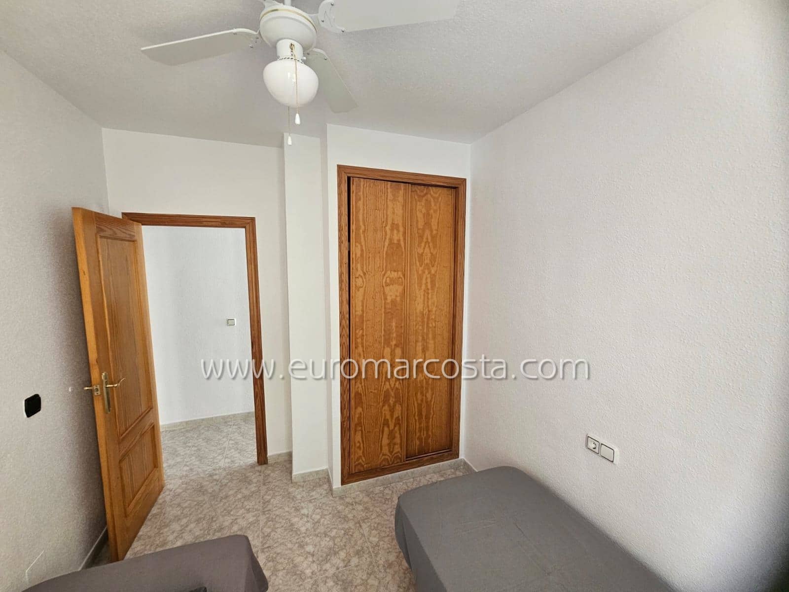 2 slaapkamer Bungalow te koop in Orihuela Costa met zwembad garage - € 185.000 (Ref: 9964299)