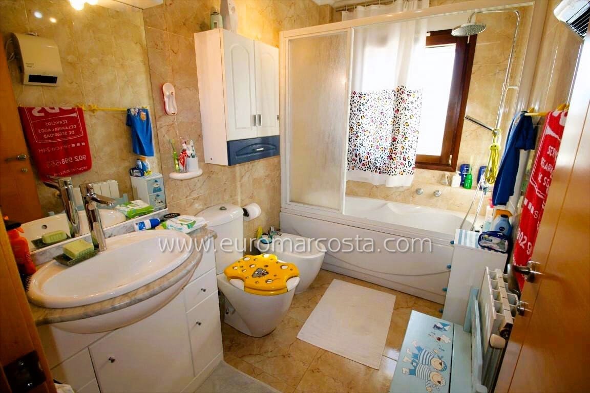 6 sypialnia Finka/Dom wiejski na sprzedaż w Las Bayas z basenem garażem - 1 350 000 € (Ref: 9968909)