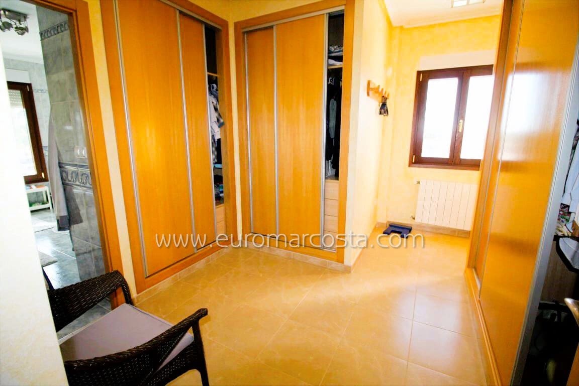 6 sypialnia Finka/Dom wiejski na sprzedaż w Las Bayas z basenem garażem - 1 350 000 € (Ref: 9968909)