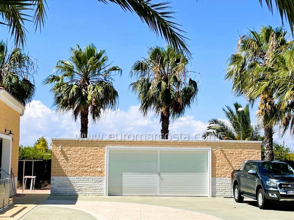 6 sypialnia Finka/Dom wiejski na sprzedaż w Las Bayas z basenem garażem - 1 350 000 € (Ref: 9968909)