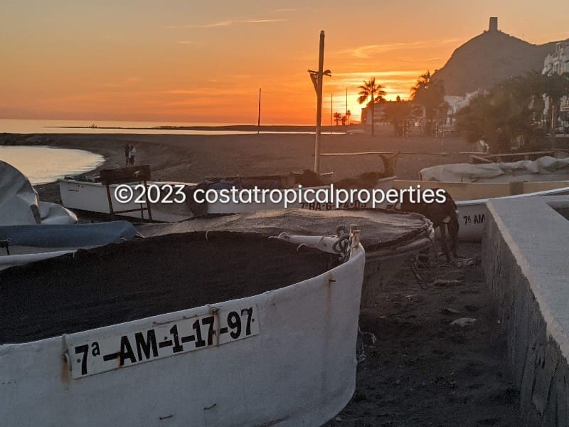 4 bedroom Beach Apartment for sale in La Mamola, Polopos with garage