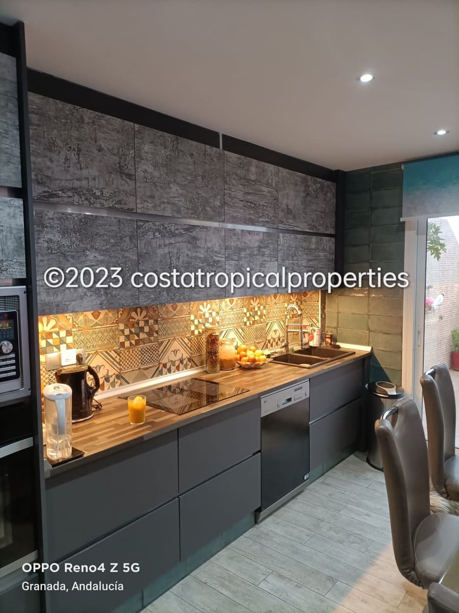 4 bedroom Beach Apartment for sale in La Mamola, Polopos with garage