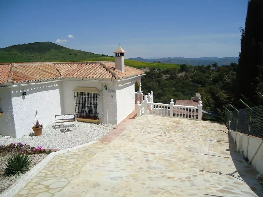 3 bedroom Villa for sale in Almogía with pool garage € 245,000 (Ref