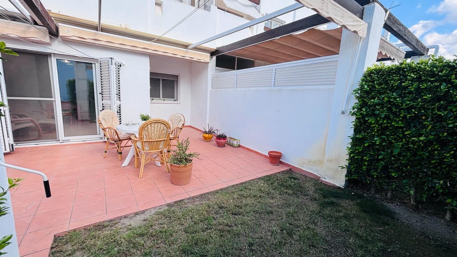 3 soveværelse Lejlighed til salg i Condado de Alhama med swimmingpool - € 142.000 (Ref: 10155271)