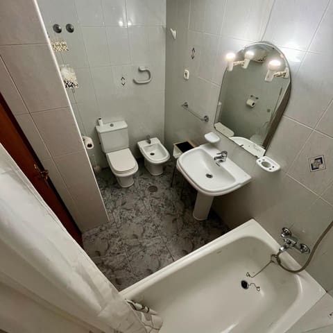Appartement de 3 chambres à louer à Infante Juan Manuel, Murcie ville avec garage - 900 € (Ref: 8254157)