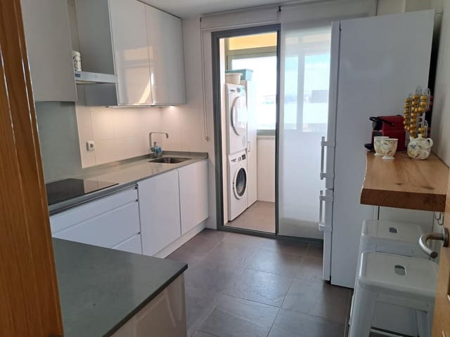 2 soveværelse Lejlighed til leje i Murcia by med garage - € 900 (Ref: 8893294)