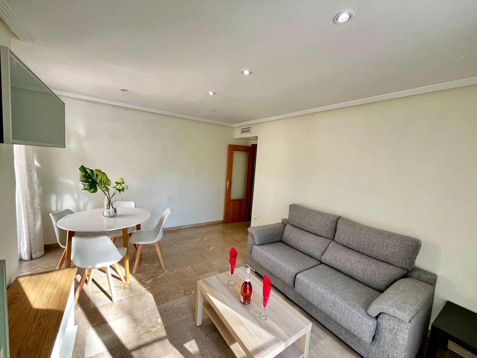 2 bedroom Apartment for rent in Murcia city with garage - € 750 (Ref: 9611471)