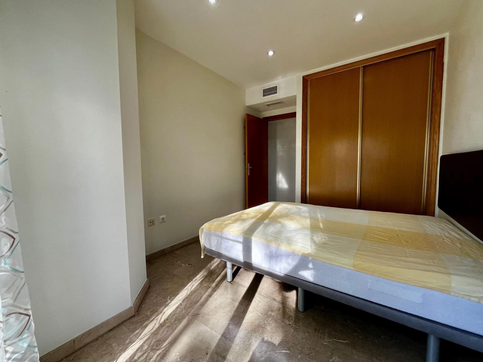 2 bedroom Apartment for rent in Murcia city with garage - € 750 (Ref: 9611471)