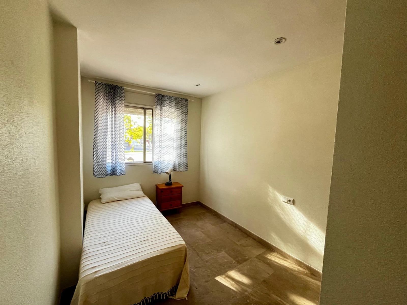 2 bedroom Apartment for rent in Murcia city with garage - € 750 (Ref: 9611471)