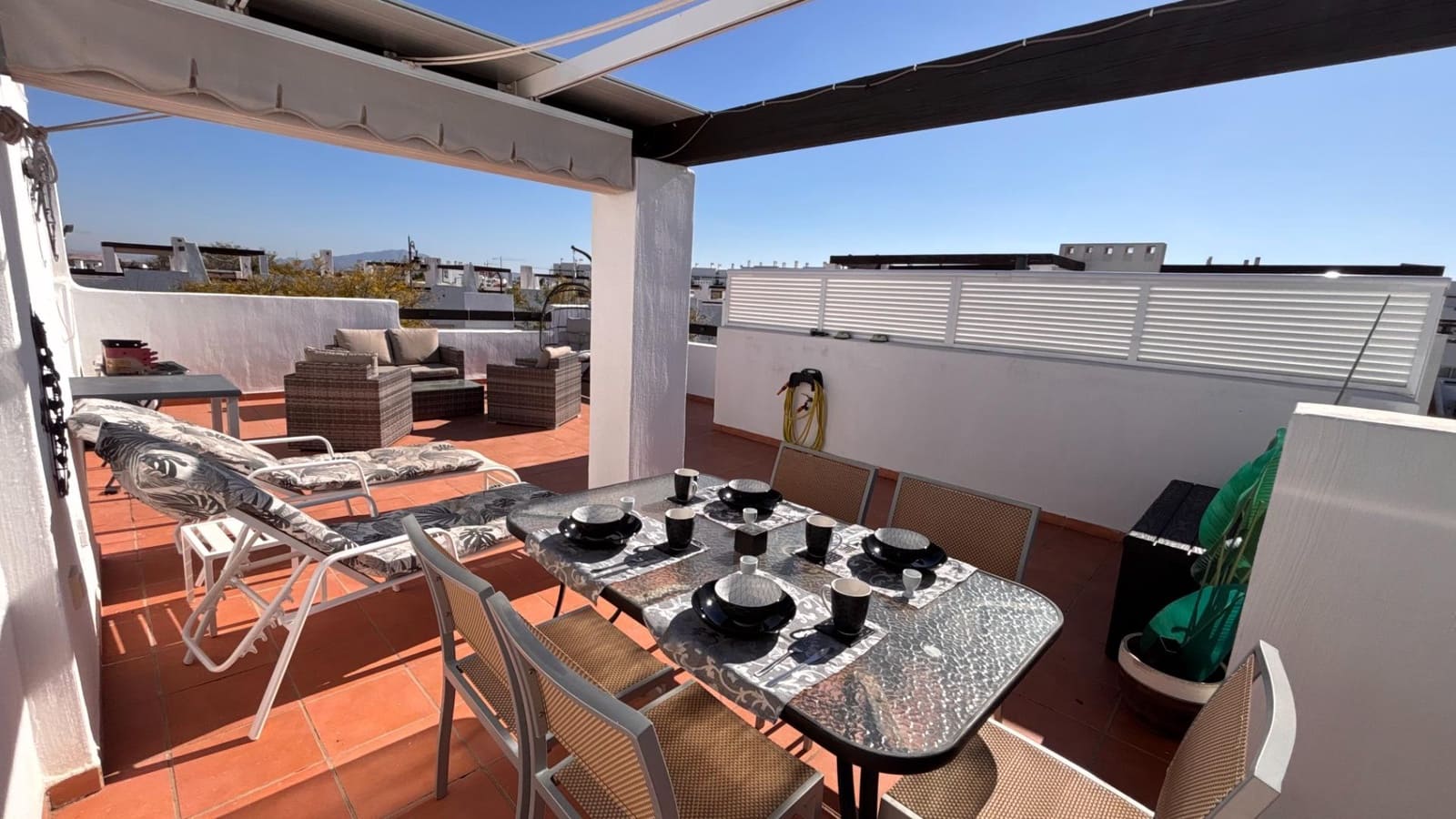 2 soverom Leilighet til salgs i Condado de Alhama med svømmebasseng - € 120 000 (Ref: 9644944)