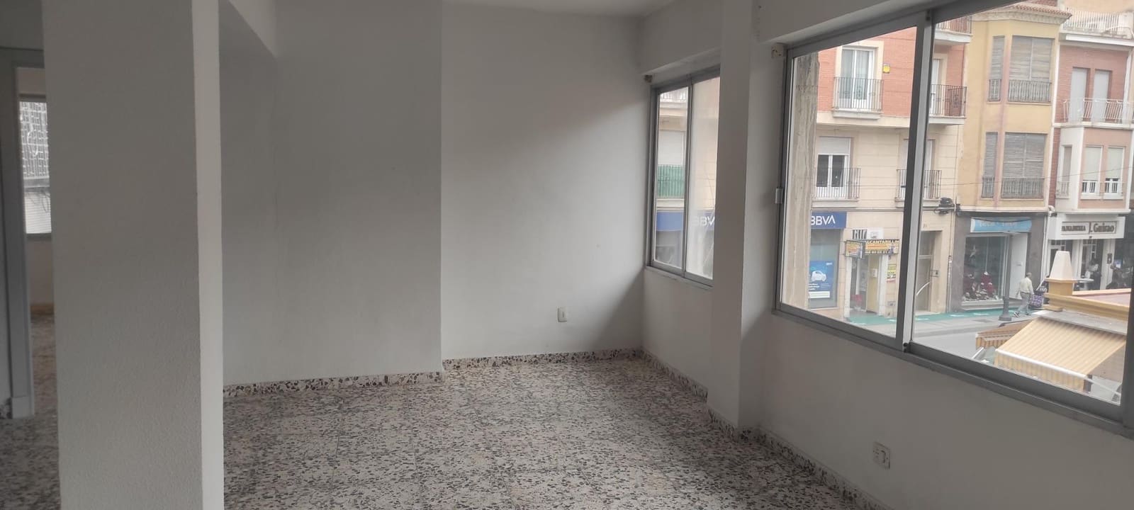 Office for sale in Alcantarilla - € 75,000 (Ref: 9679796)