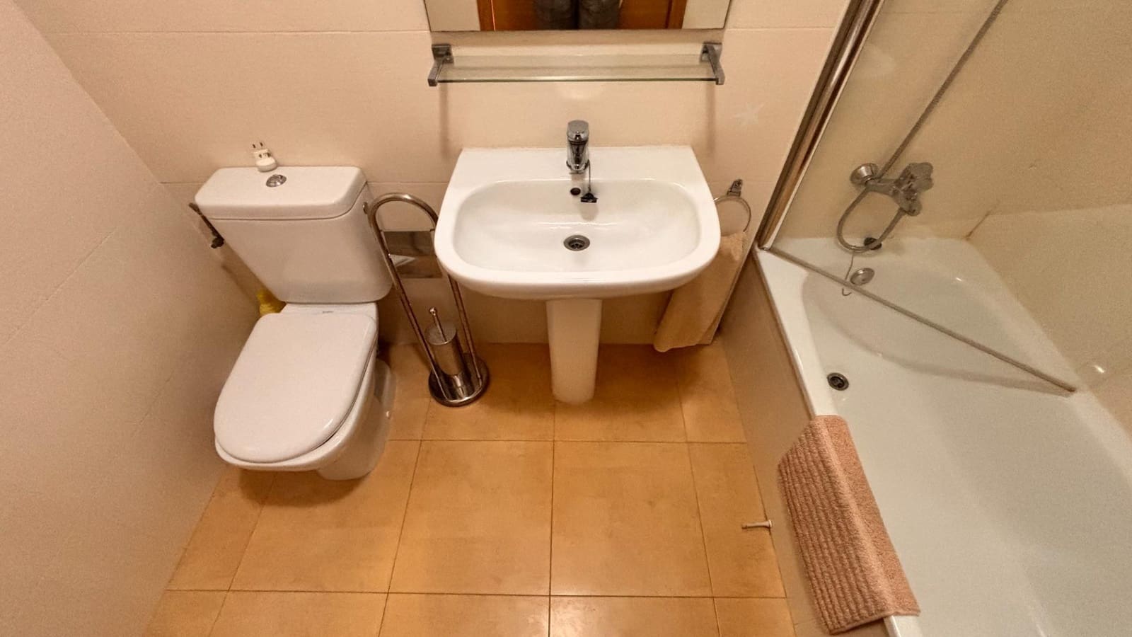2 bedroom Apartment for sale in Condado de Alhama with pool - € 119,900 (Ref: 9745282)