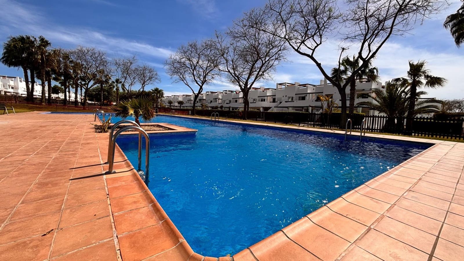 2 soveværelse Lejlighed til salg i Condado de Alhama med swimmingpool - € 119.900 (Ref: 9794549)