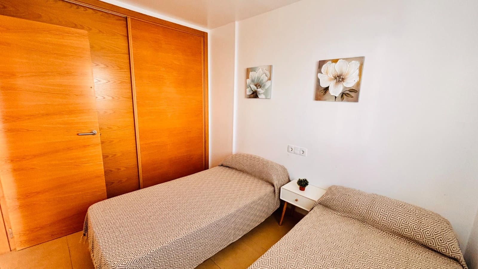 2 bedroom Apartment for sale in Condado de Alhama with pool - € 119,900 (Ref: 9822844)