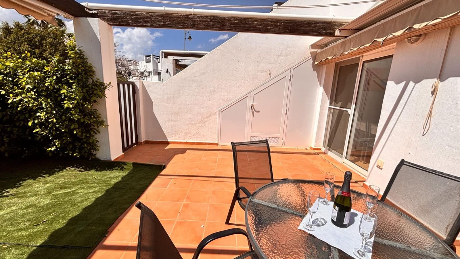 2 bedroom Apartment for sale in Condado de Alhama with pool - € 119,900 (Ref: 9822844)
