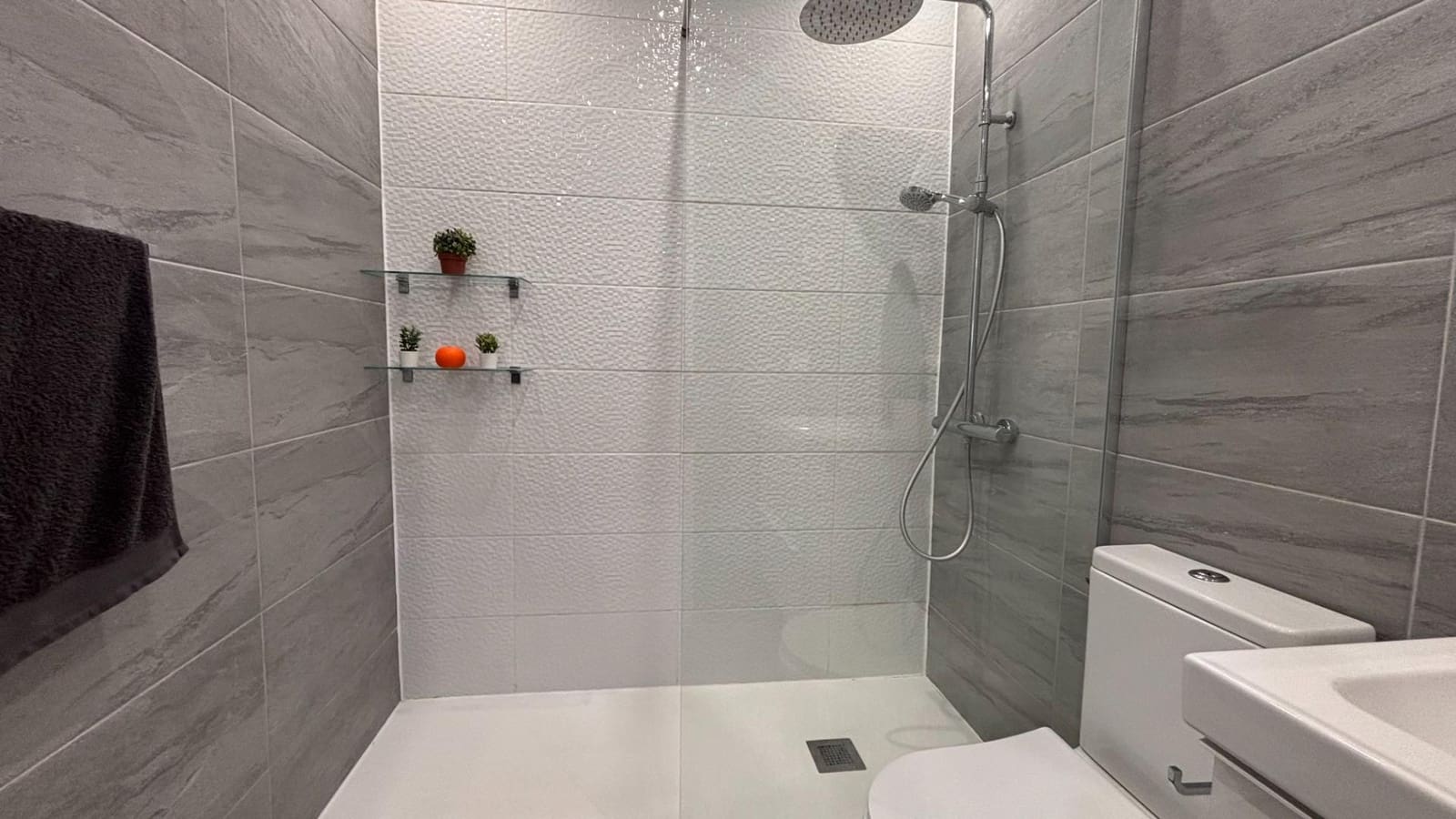 3 bedroom Apartment for sale in Alhama de Murcia with pool - € 129,900 (Ref: 9843341)